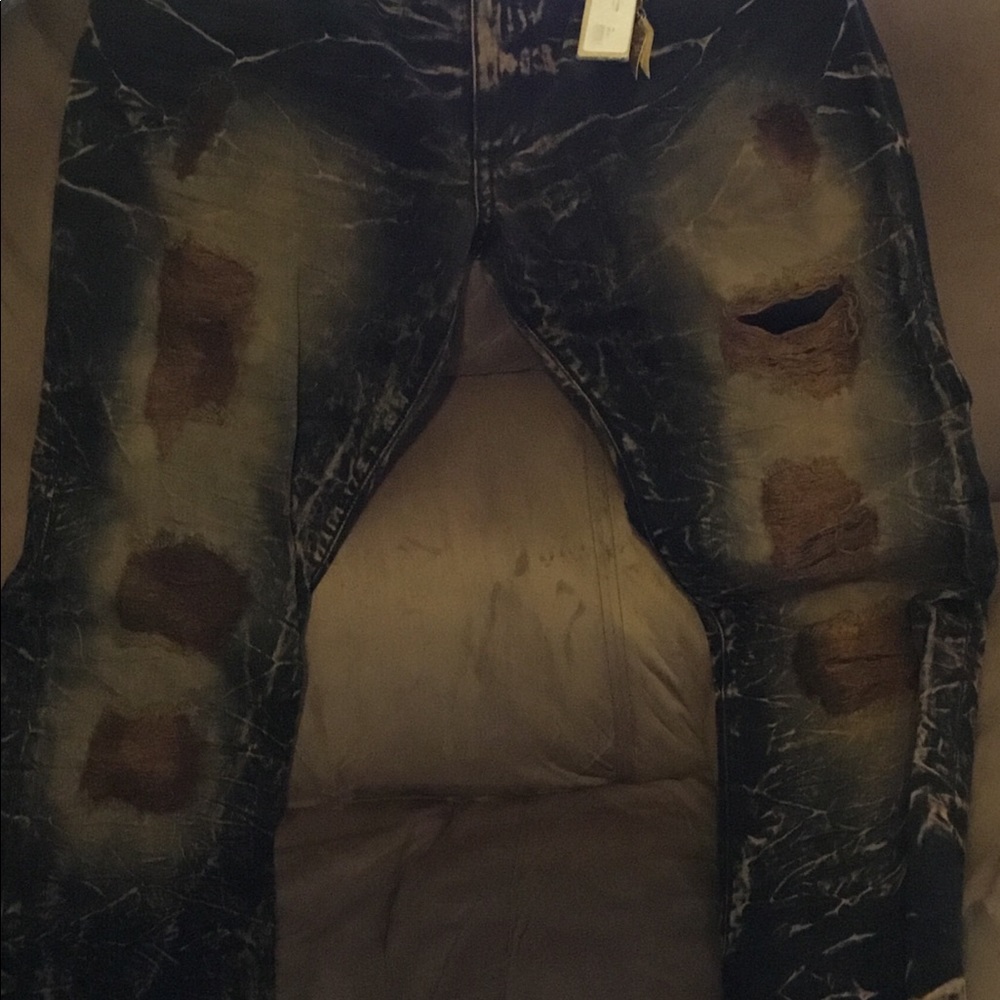 Robin’s Jeans distressed brown